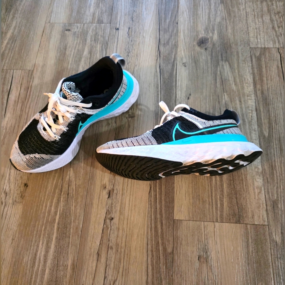 Black and Teal Athletic Nike Sneakers